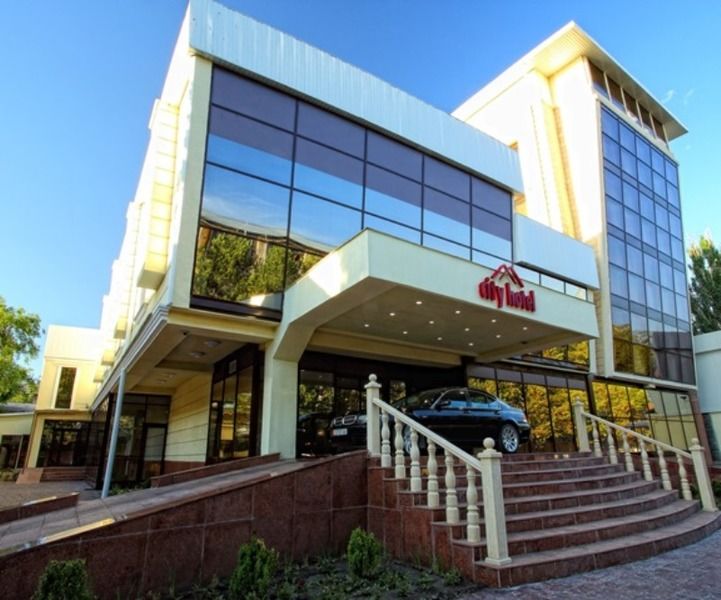 City Hotel Bishkek Exteriör bild