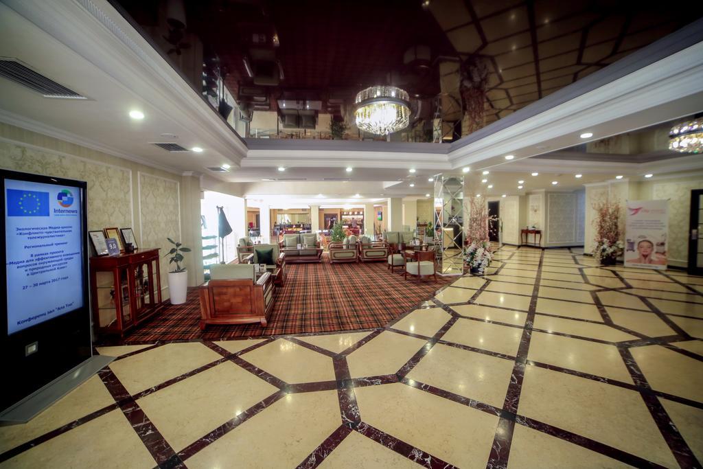 City Hotel Bishkek Exteriör bild