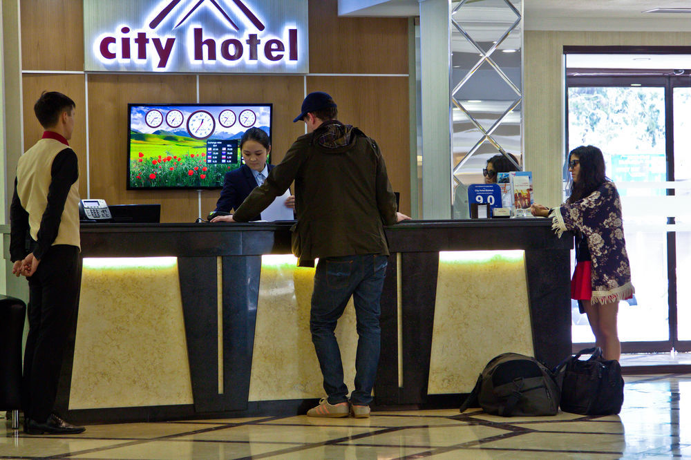 City Hotel Bishkek Exteriör bild